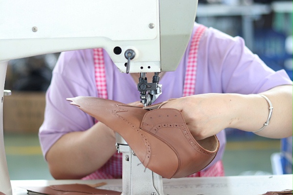安全鞋裁剪工艺
